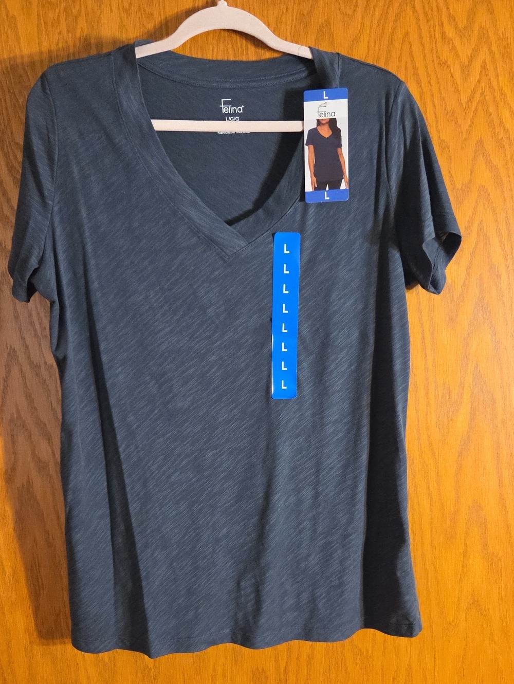 Felina V-Neck Short Sleeve Tee in Heathered Slate Blue Size Large